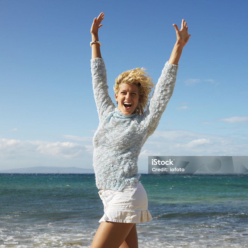 Mulher jovem feliz sorrindo - Foto de stock de 20-24 Anos royalty-free