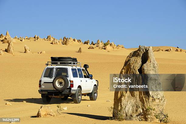 Pinnacles 호주 4x4 자동차에 대한 스톡 사진 및 기타 이미지 - 4x4 자동차, 호주, 사막