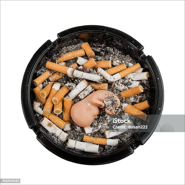 Mit Zigaretten Aschenbecher Stockfoto und mehr Bilder von