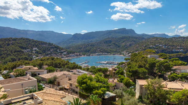 istock Port de Soller and mountains from Serra de Tramuntana 1452575840