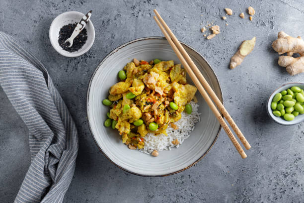 istock Healthy bowl with chicken and vegetables 1452577616