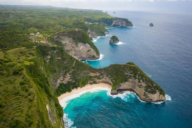istock Kelingking Beach landscape, Nusa Penida 1452578681