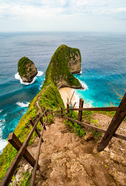 istock Kelingking Beach trail, Nusa Penida 1452579391