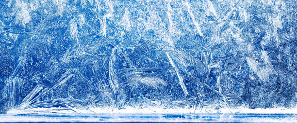 зимний ледяной хрустальный фон - frosted glass glass textured crystal стоковые фото и изображения