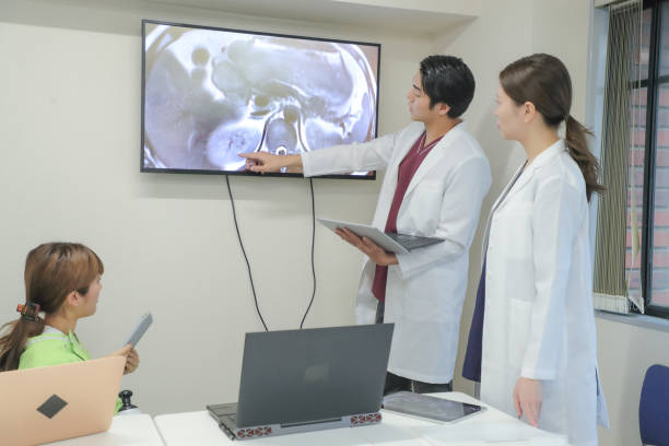 istock Medical Professionals Team Meeting 1452632553