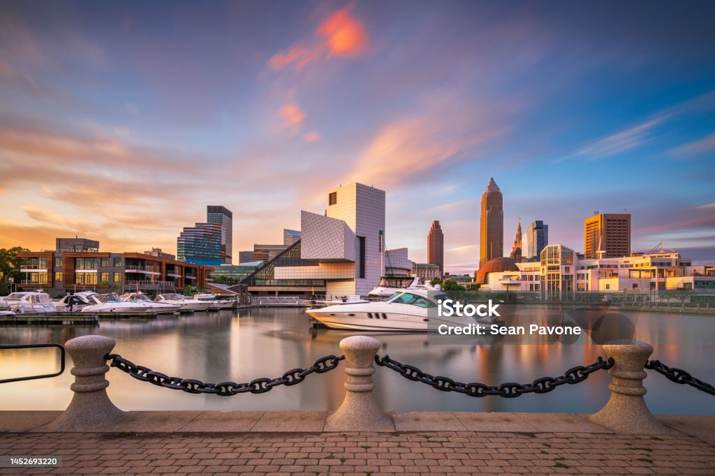 Cleveland, Ohio, USA Downtown City Skyline and Harbor Cleveland, Ohio, USA downtown city skyline and harbor at twilight. Cleveland - Ohio Stock Photo