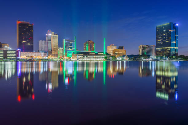 istock Toledo, Ohio, USA Downtown Skyline on the Maumee River 1452693317