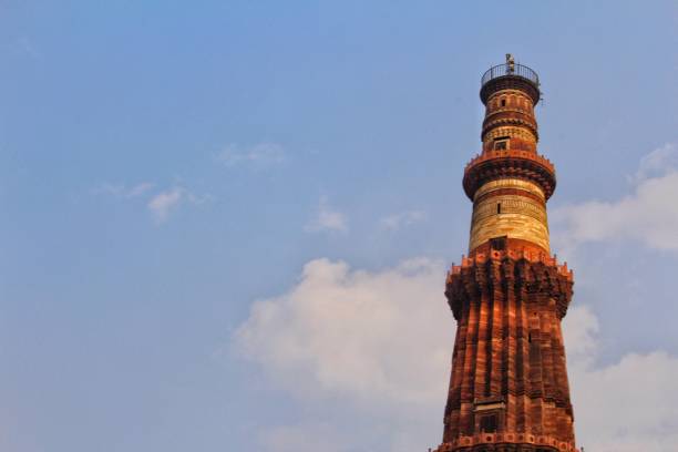 qutub minar, un minaret qui fait partie du complexe qutab, un site du patrimoine mondial de l’unesco - delhi quitab minar qutab new delhi photos et images de collection