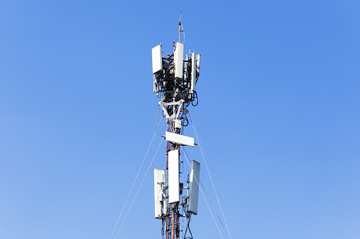 Tall mast with 4g and 5g repeaters
