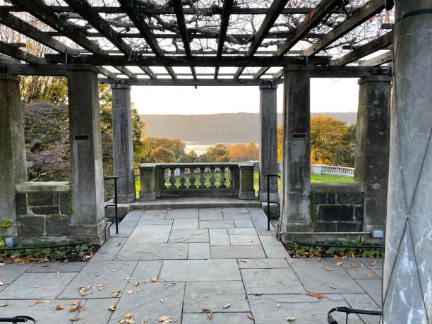 istock Outdoor pathway overlooking the Hudson 1452736891