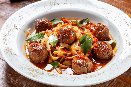 Pasta bolognese with meatballs