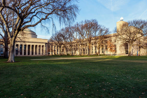 killian court - great dome - massachusetts institute of technology - mit - cambridge massachusetts - massachusetts institute of technology university massachusetts dome foto e immagini stock