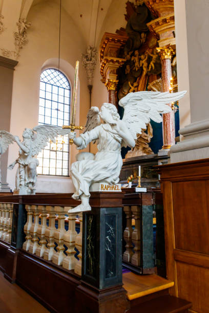 interior of church of our saviour in copenhagen, denmark - denmark indoors church angel imagens e fotografias de stock