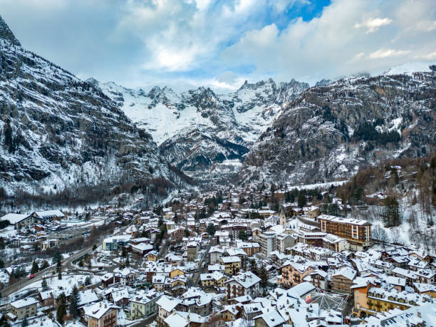 istock Courmayeur Italian mountain town from drone 1452950330