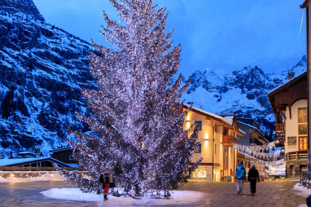 istock Courmayeur at Christmas time 1452950388