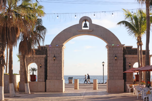 couple walking in downtown loreto mexico - concho imagens e fotografias de stock