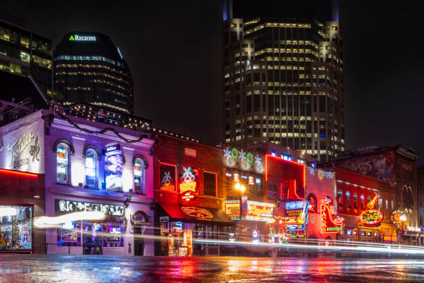 broadway - nashville tennessee downtown district city fotografías e imágenes de stock