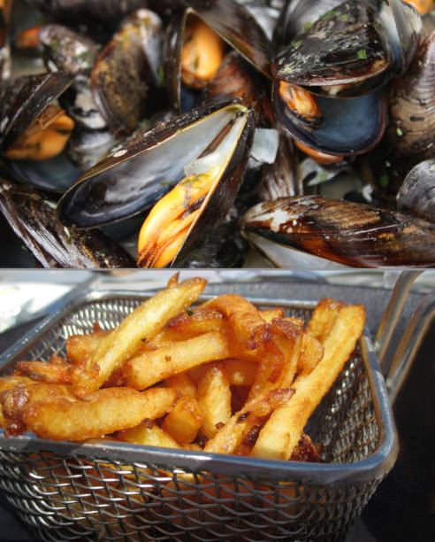 istock Mussels with french fries 1453042402