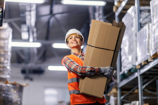 Box Factory Labourer 38,600+ Cardboard Box Plant Stock Photos, Pictures & Royalty-Free ...