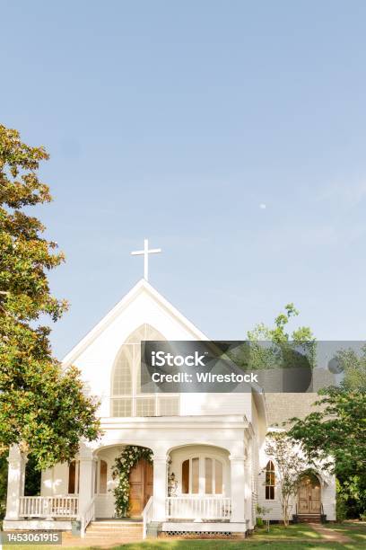 Vertical Shot Of The Sacred Heart Chapel In Fairhope Alabama Stock Photo - Download Image Now