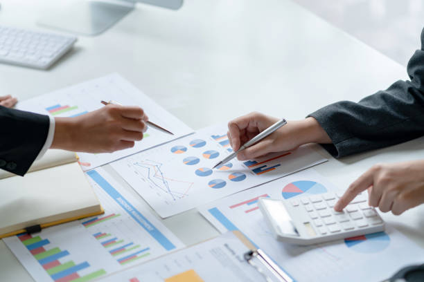 istock Business people meeting working with new startup project idea presentation analyze plan marketing and investment. 1453069632