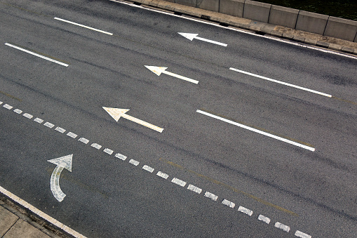 marking of right turn on tarmac path om Filipstad Sweden