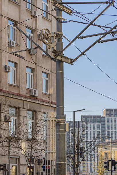 トラムラインテンション - overhead cable car 写真 ストックフォトと画像