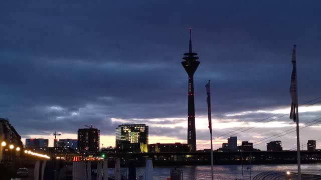 Video Magnificent sunset Düsseldorf December 2022