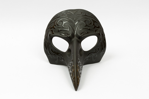 Máscara de médico de la peste aislada sobre fondo blanco. Máscara médica medieval. photo