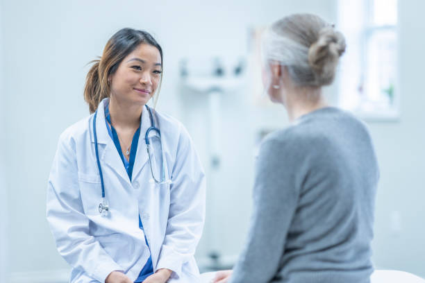 istock Senior at the Doctors 1453168702