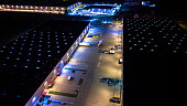 luftaufnahme-der-warenlagernacht-logistik-lieferung-zentrum-in-der-industriestadtzone-von-oben.jpg?b=1&s=170x170&k=20&c=H2lbmbsvXQP3wLK9fDDMcsWOPxfCQ8ChILAcC0YpLkM=
