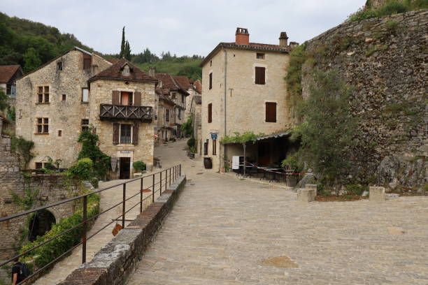 istock Saint Cirq Lapopie - Typical street 1453291753