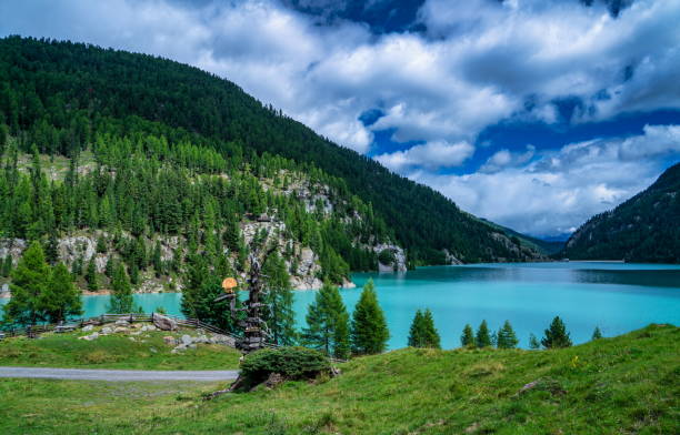 istock Zufrittsee South-Tirol 1453346398