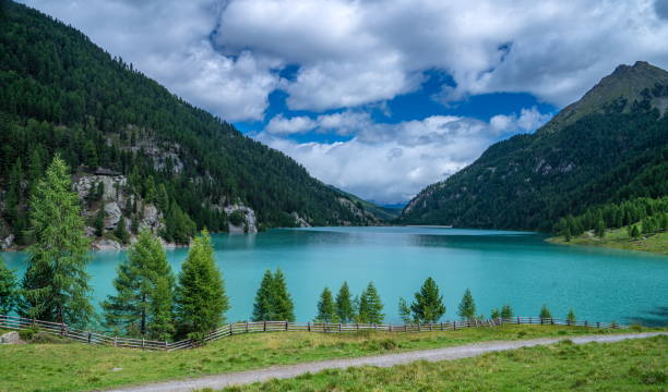 istock Zufrittsee South-Tirol 1453346399