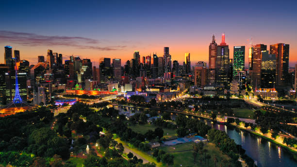 tramonto su melbourne australia - architettura ed edifici foto e immagini stock