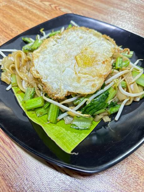 istock Fried Kwetiau Pontianak 1453406294