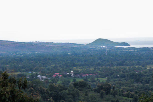 istock View of the sea from afar 1453443419