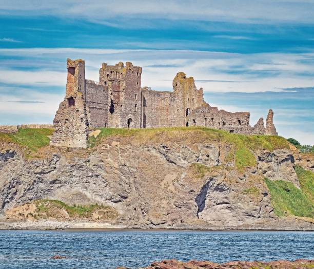 Tintallon Castle Scotland Tantillon Castle 14th centuary castle near North Berwick scotland north berwick scotland east lothian castle scotland stock pictures, royalty-free photos & images