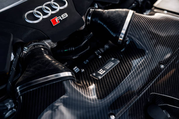 audi rs6 - intake photos et images de collection