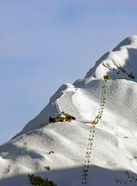 alyeska ski resort em girdwood, alasca - girdwood - fotografias e filmes do acervo