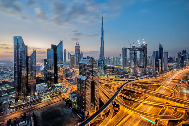 dubai downtown at twilight - burj khalifa imagens e fotografias de stock