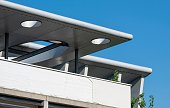 dachterrasse-eines-modernen-gartenhauses-nahaufnahme.jpg?b=1&s=170x170&k=20&c=OfDWh8qdetQ0JJL0cZ_eYnCNyUtsvb9dTxWkKabFsaQ=