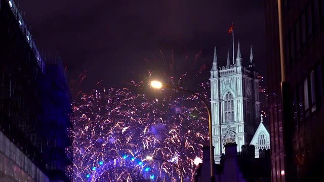 31 December 2022 - London's New Year Fireworks 2023, New Year Celebrations 2023, London Eye Fireworks, London, England, United Kingdom
