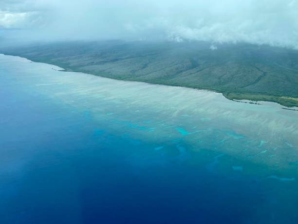 molokai ariel vista - molokai - fotografias e filmes do acervo