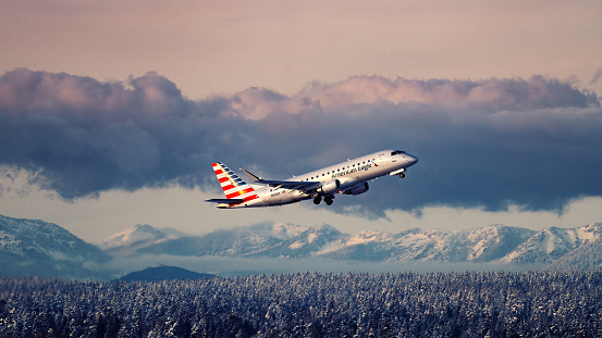 American Airlines Embraer E175 taking off from Vancouver International Airport.\n\nDate: Dec 21, 2022