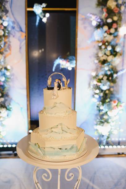 istock Elegant wedding cake with flowers and succulents. 1453758410