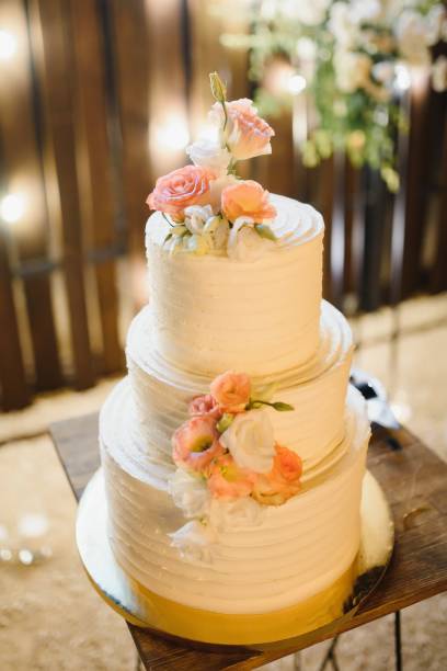 istock Elegant wedding cake with flowers and succulents. 1453758669