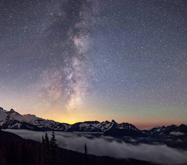 istock Beautiful Washington milkyway pictures 1453759671