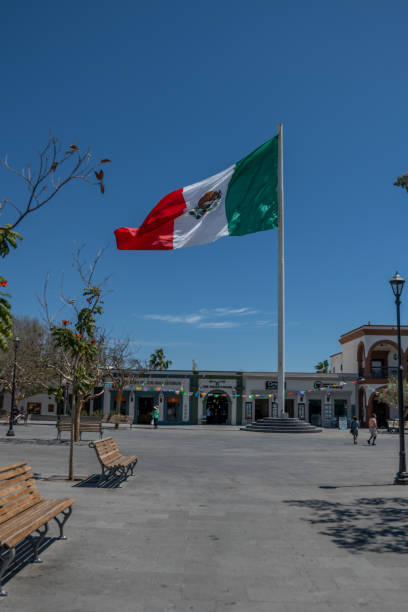 la plaza del pueblo en josé del cabo, baja california sur, méxico - town san jose del cabo mexico color image fotografías e imágenes de stock