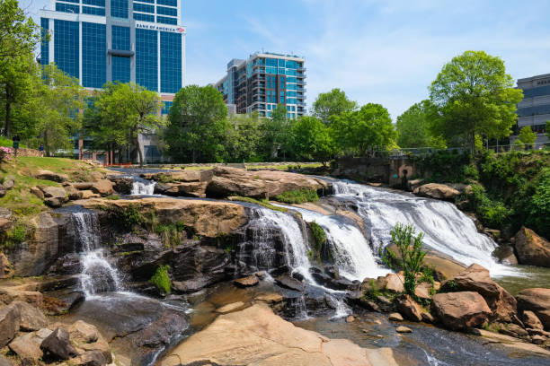 arquitectura da cidade de greenville - greenville south carolina south carolina office building skyscraper - fotografias e filmes do acervo